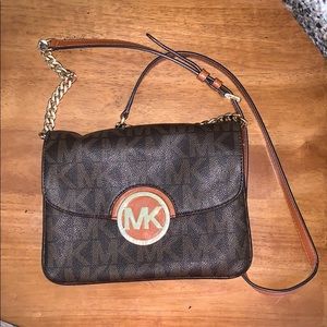 100% authentic Michael Kors Fulton Logo crossbody